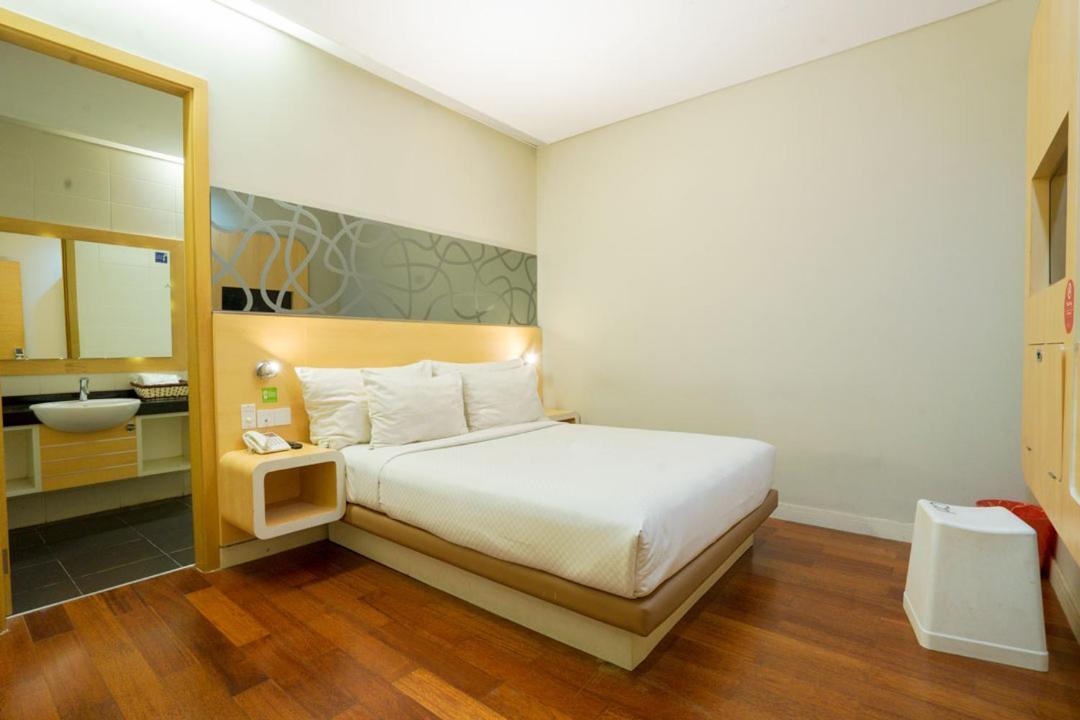 Life Hotel Stasiun Kota Surabaya Camera foto