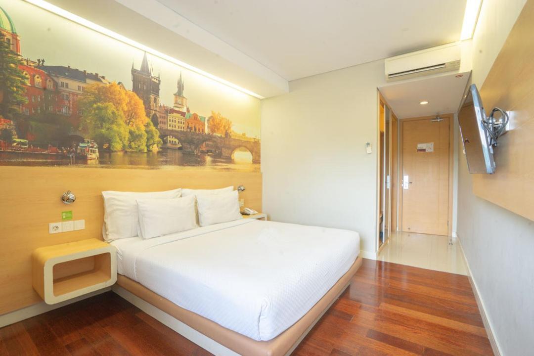 Life Hotel Stasiun Kota Surabaya Camera foto