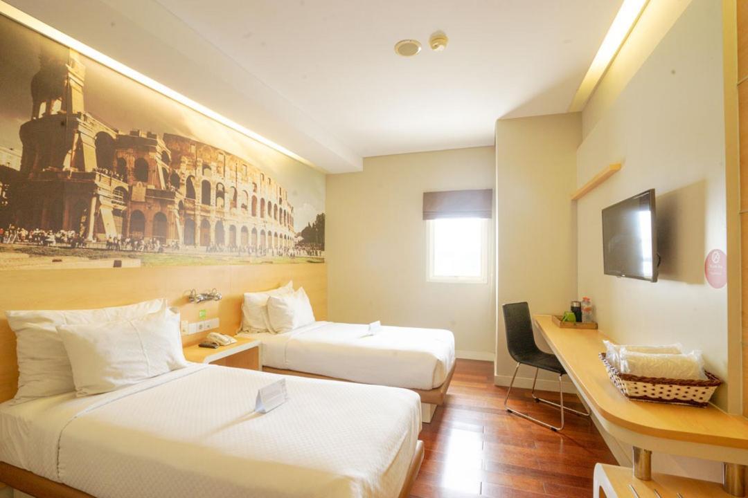 Life Hotel Stasiun Kota Surabaya Camera foto