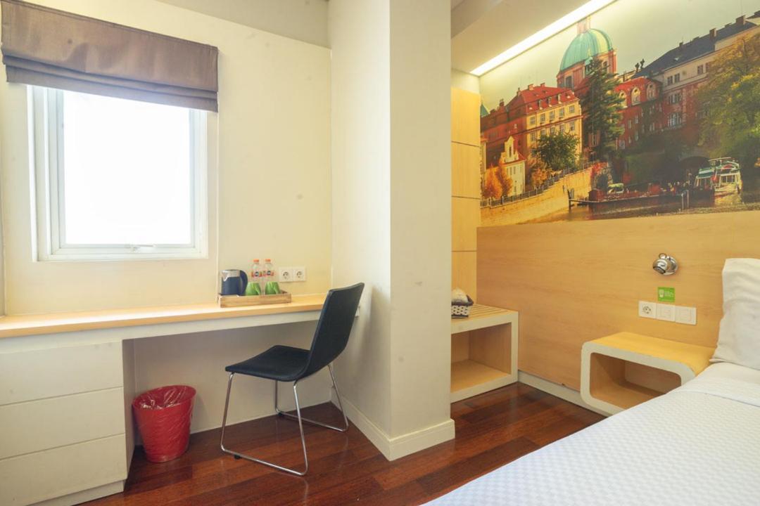 Life Hotel Stasiun Kota Surabaya Camera foto